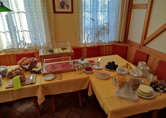 Leibenfelderstub'n אורחן